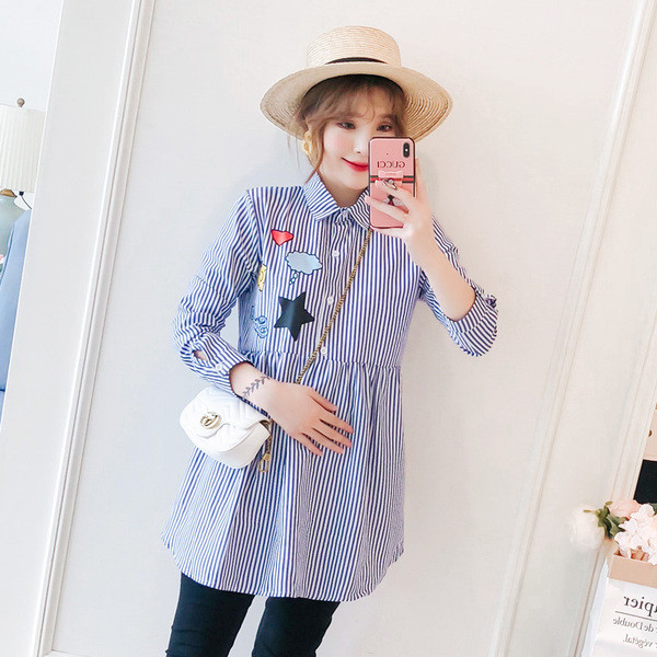 Modern, kék és rózsaszín tunika, rátéttel terhes nők számára