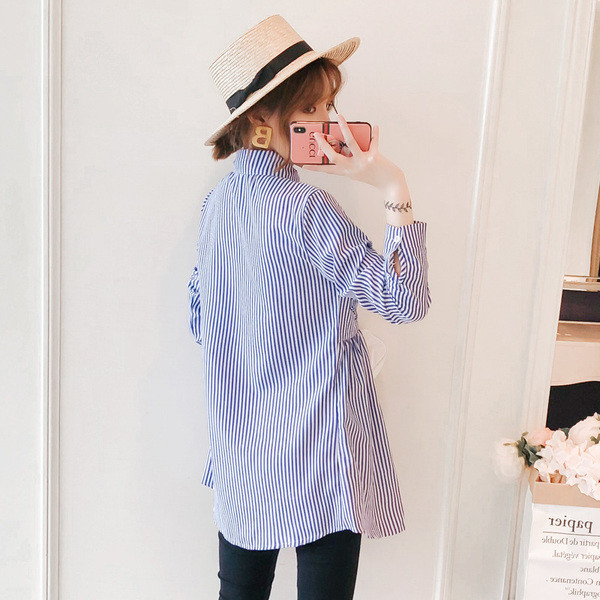 Modern, kék és rózsaszín tunika, rátéttel terhes nők számára