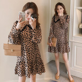 Stílusos leopárdmintás ruha terhes nők számára