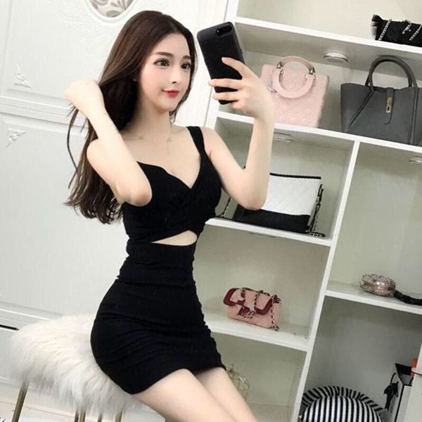 Alkalmi női ruha V-nyakkal, két színben