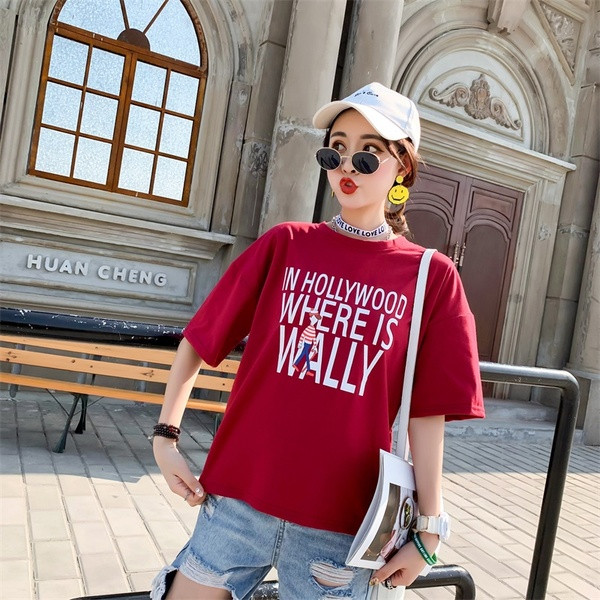 Καθημερινή γυναικεία μπλούζα με επιγραφές σε διαφορετικά χρώματα