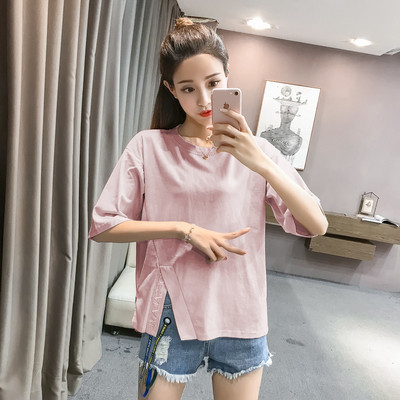 Μοντέρνα γυναικεία μπλούζα σε διάφορα χρώματα με σχισμή