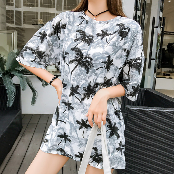 Modern széles női blúz fehér színben