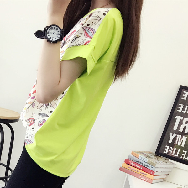 Μοντέρνα γυναικεία μπλούζα σε λευκό με floral μοτίβα