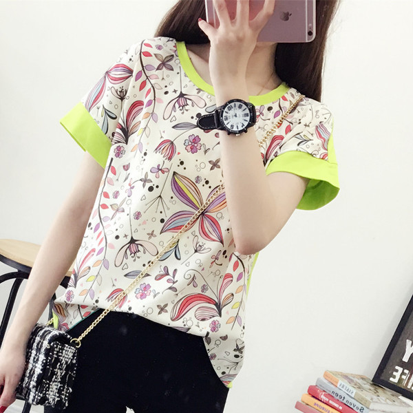 Μοντέρνα γυναικεία μπλούζα σε λευκό με floral μοτίβα