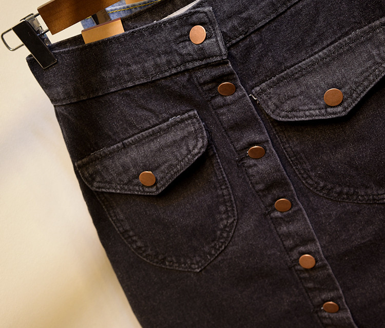 Modern női farmerszoknya sötétszürke elülső zsebekkel