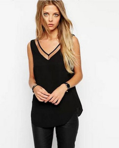 Κομψό γυναικείο αμάνικο με ντεκολτέ σε σχήμα V σε λευκό και μαύρο χρώμα