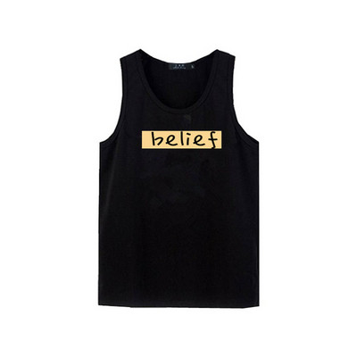 Két színben, felirattal ellátott, hétköznapi férfi felső