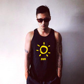 Ανδρικό καθημερινό αμάνικο σε δύο χρώματα με εφαρμογή