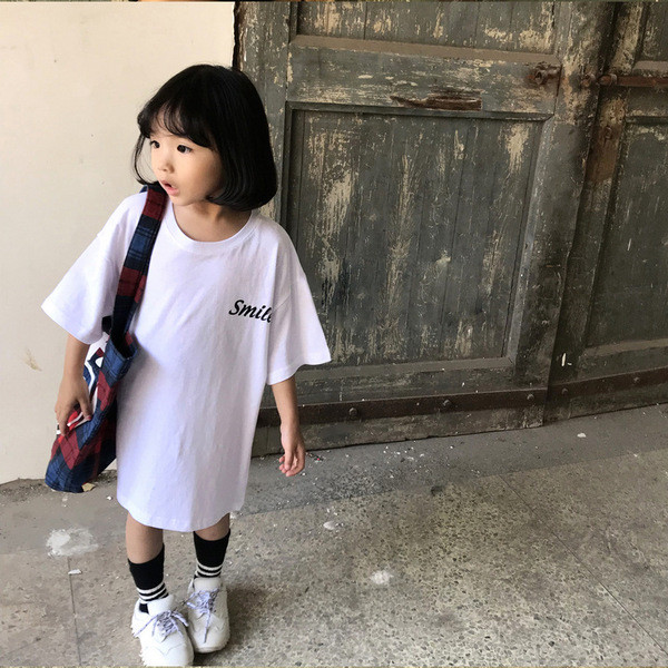 Modern gyerek póló hosszú modell több színben rátéttel