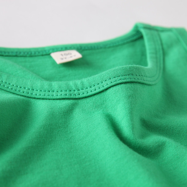 Παιδικό αμάνικο για αγόρια με εφαρμογή σε πέντε χρώματα