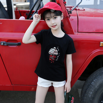 Модерна детска тениска с апликация в черен и бял цвят