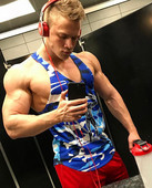 Aktuális férfi sportcipő több színben terepszínű mintával