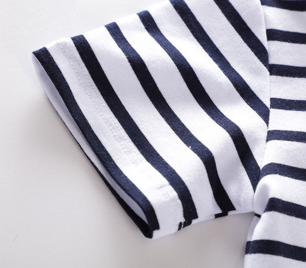 Παιδικό ριγέ μπλουζάκι για αγόρια και κορίτσια με τσέπη και εφαρμογή