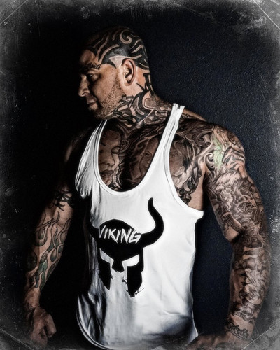 Férfi sportcipő fehér és fekete színben