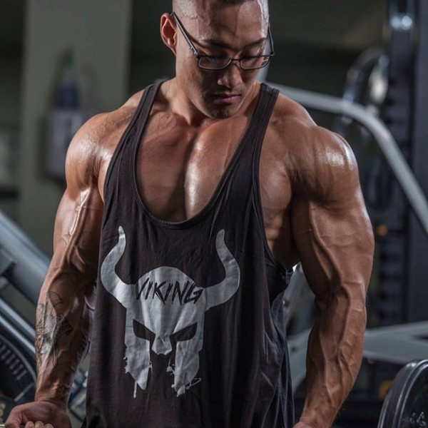 Férfi sportcipő fehér és fekete színben