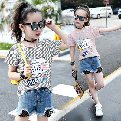Καθημερινή παιδική ριγέ μπλούζα με εκτύπωση δύο χρωμάτων