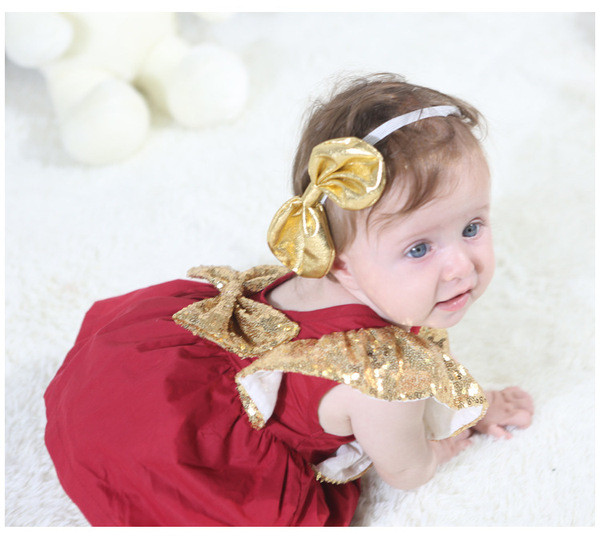 HIT Rochie actuala pentru bebelusi cu un element - paiete si panglica in doua culori