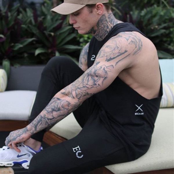 Καθημερινό ανδρικό αμάνικο  μπλούζακθ με επιγραφή δύο χρωμάτων