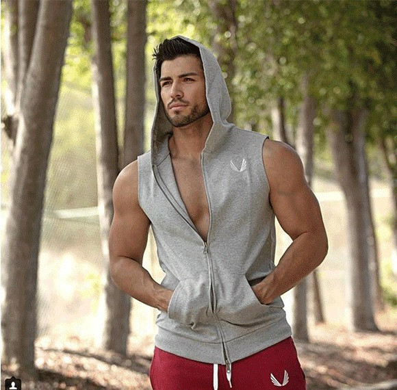 Férfi sportmellény kapucnival, három színben