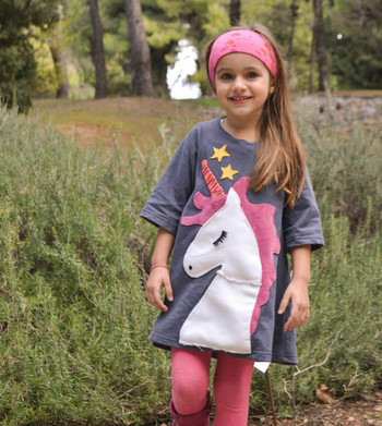 Актуална детска тениска за момичета с декорация в сив цвят