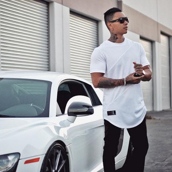 Μοντέρνο ανδρικό μπλουζάκι σε μαύρο και άσπρο χρώμα