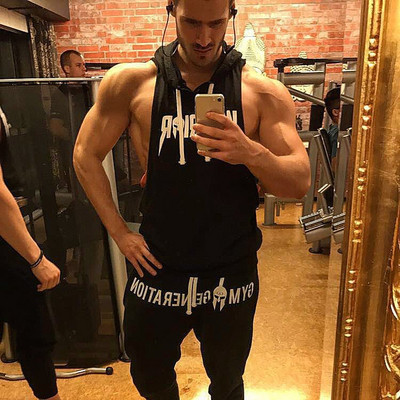 Ανδρικό αμάνικο μπλουζάκι με κουκούλα σε τρία χρώματα