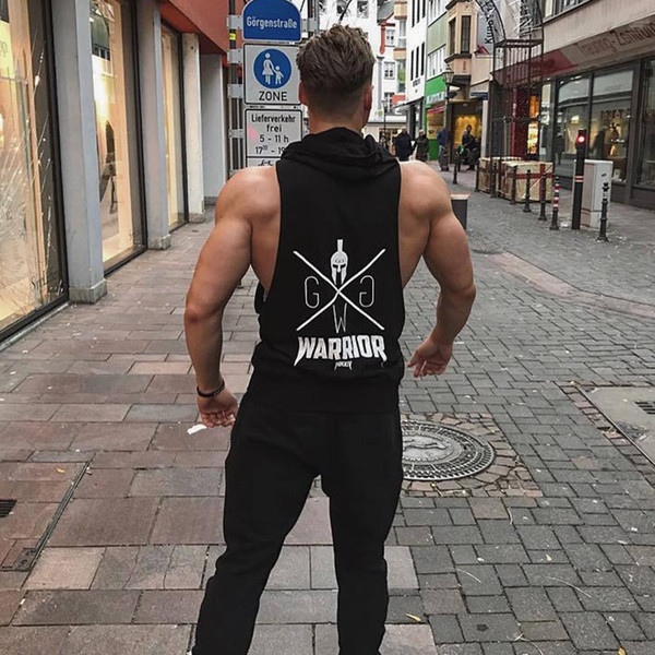 Ανδρικό αμάνικο μπλουζάκι με κουκούλα σε τρία χρώματα