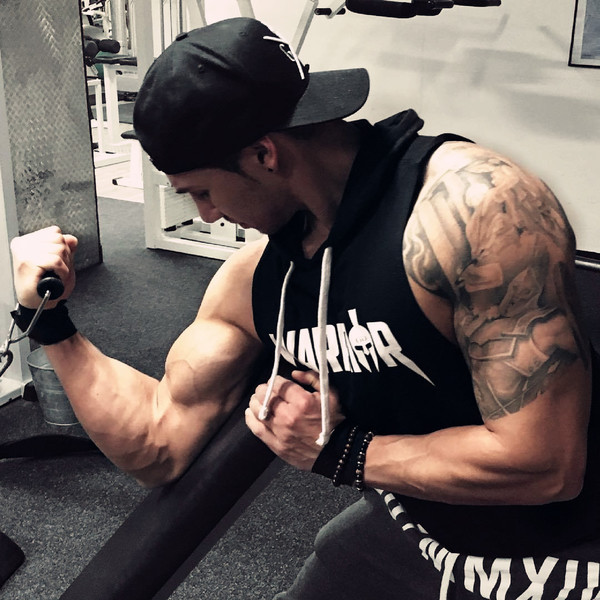 Ανδρικό αμάνικο μπλουζάκι με κουκούλα σε τρία χρώματα