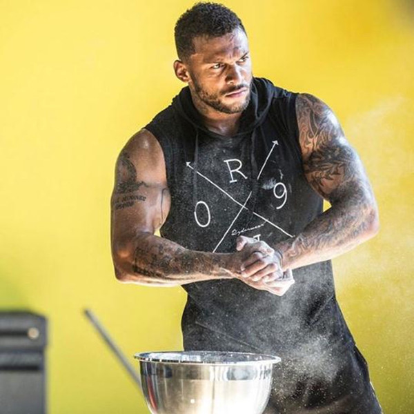 Casual αντρικό t-shirt σε τρία  χρώματα με κουκούλα