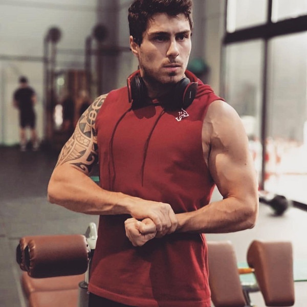 Modern férfi felső, kapucnival, három színben