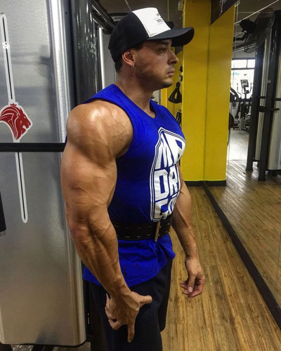 Μοντέρνο ανδρικό αμάνικο μπλουζάκι σε τρία χρώματα με επιγραφή