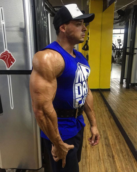 Μοντέρνο ανδρικό αμάνικο μπλουζάκι σε τρία χρώματα με επιγραφή