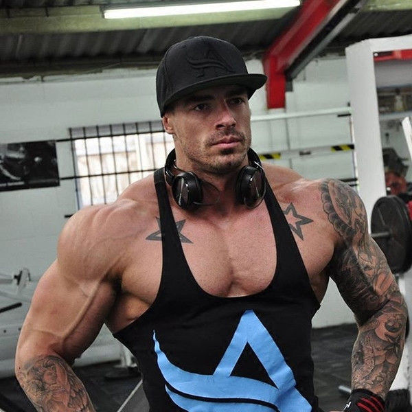 Több színben rátéttel ellátott férfi lezser felső