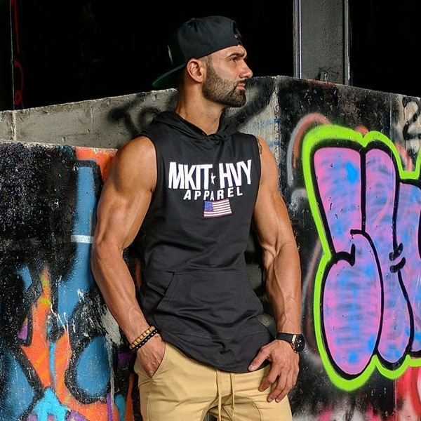 Három színben feliratos, kapucnival ellátott modern férfi felső