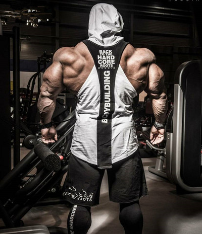 Αθλητικό αμάνικο μπλουζάκι  με κουκούλα και επιγραφές