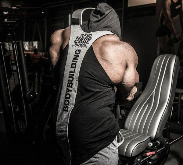 Αθλητικό αμάνικο μπλουζάκι  με κουκούλα και επιγραφές