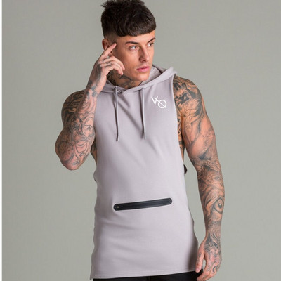 Aktuális férfi felső, kapucnival három színben