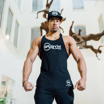 Férfi sportcipő fekete-fehér színben felirattal