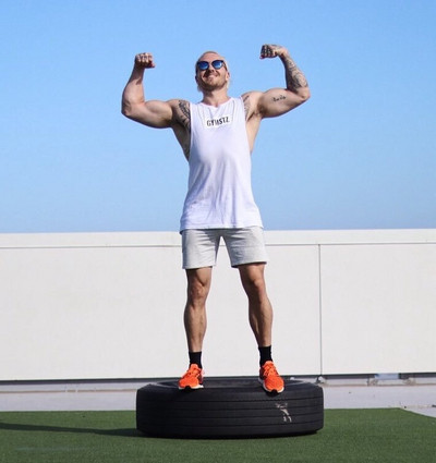 Modern férfi felső két színben felirattal