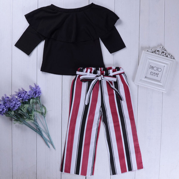 Stílusos gyerekszett lányoknak két részből - fekete blúz és csíkos nadrág