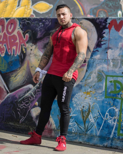 Modern férfi felső, kapucnival, három színben