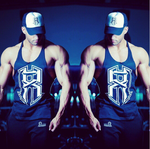 Casual ανδρικά αμάνικα μπλουζάκια σε τρία χρώματα με εφαρμογές