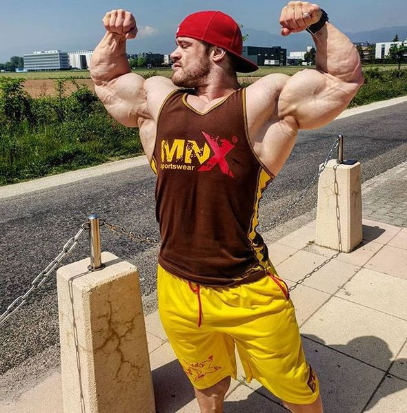 Maieu sport pentru bărbați cu inscripție în mai multe culori