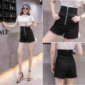 Női aktuális rövidnadrág fekete színben, magas derékkal