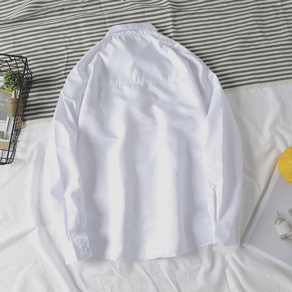 Мъжка риза с апликация в бял и бежов цвят