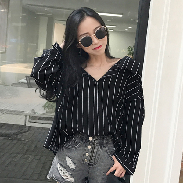 Дамска раирана риза с V-образно деколте асиметричен модел в три цвята  