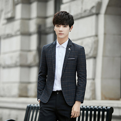 Елегантно мъжко сако в три цвята с метална брожка