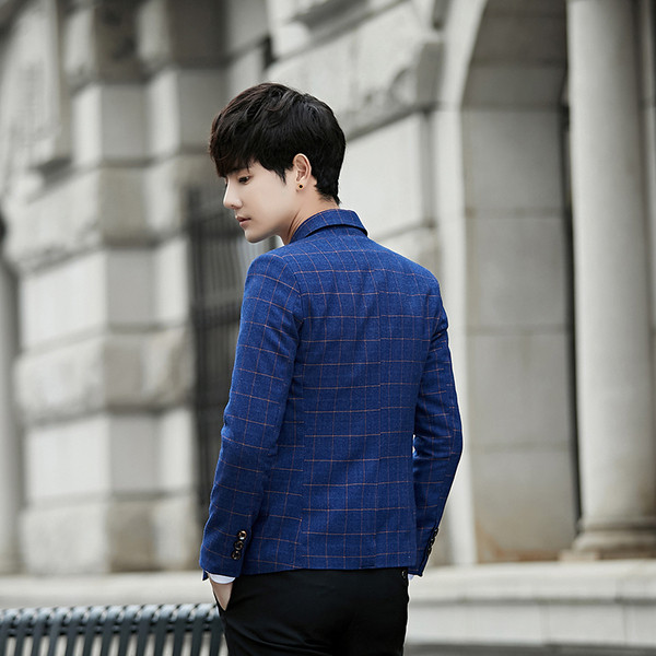 Елегантно мъжко сако в три цвята с метална брожка