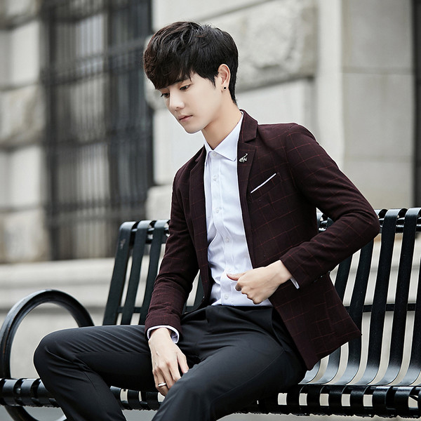 Елегантно мъжко сако в три цвята с метална брожка